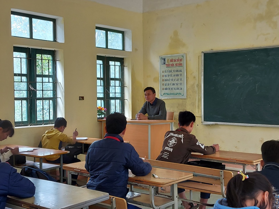 Nhọc nhằn gieo chữ trên đỉnh núi Cao Sơn - 6 Nhọc nhằn gieo chữ trên đỉnh núi Cao Sơn - 6