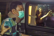 Ông Thaksin xuất viện, chấp hành án tại nhà riêng