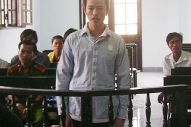 Đánh người chấn thương sọ não rồi bỏ trốn khỏi nơi giam giữ