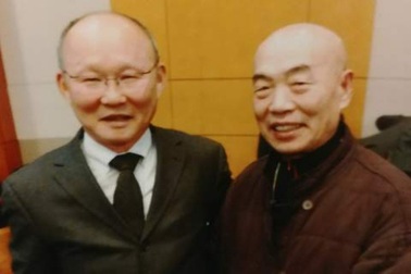 Hoạ sĩ thân thiết với HLV Park Hang Seo và mối duyên đặc biệt với Việt Nam