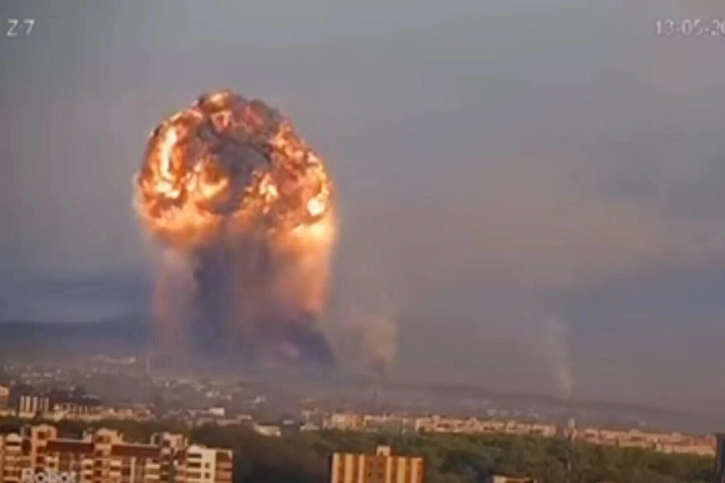 Nga phá hủy kho vũ khí sâu trong hậu phương của Ukraine - 1 Nga phá hủy kho vũ khí sâu trong hậu phương của Ukraine - 1