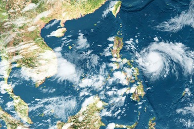 Bão tiến vào biển Đông đe dọa Việt Nam