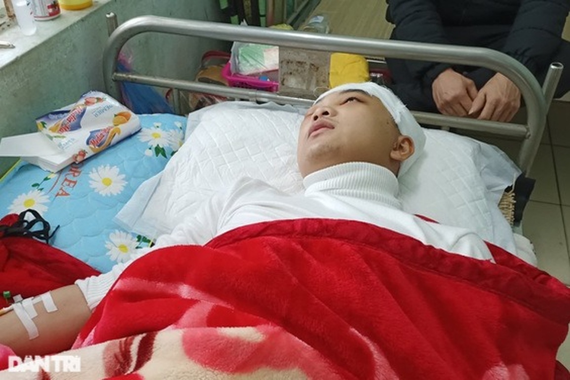 Nhờ người đánh bạn cùng lớp chấn thương sọ não, nam sinh lớp 11 lĩnh án - 1 Nhờ người đánh bạn cùng lớp chấn thương sọ não, nam sinh lớp 11 lĩnh án - 1