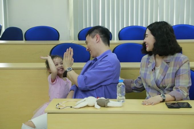 Heo Mi Nhon bật khóc khi thấy con gái Cam Cam dũng cảm vượt qua nỗi sợ - Ảnh 7. Heo Mi Nhon bật khóc khi thấy con gái Cam Cam dũng cảm vượt qua nỗi sợ - Ảnh 7.