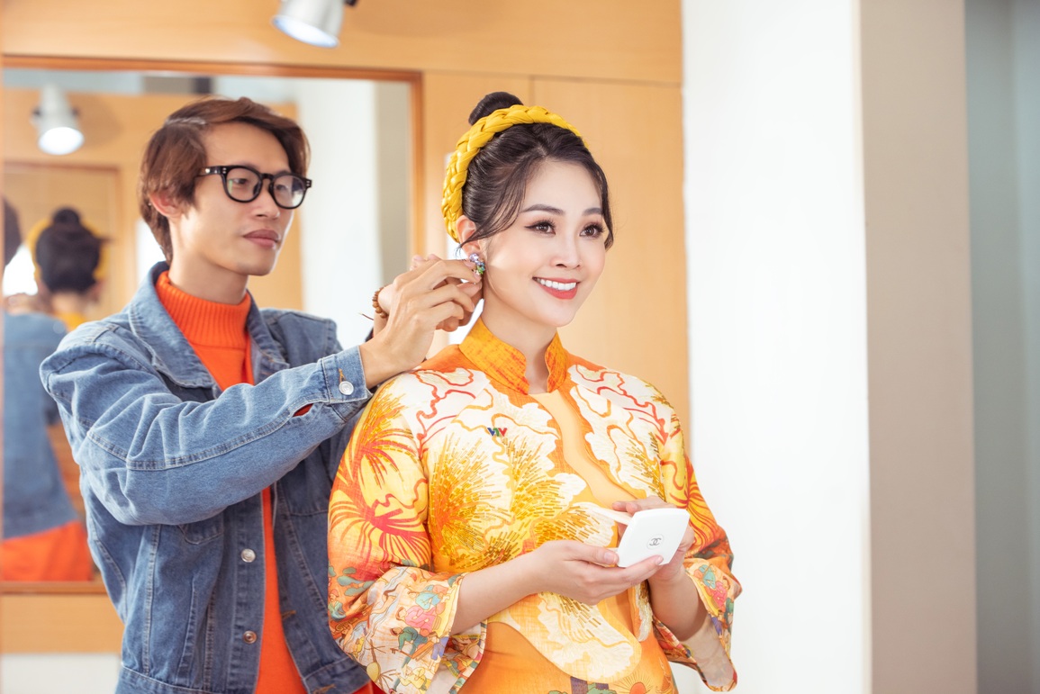 Stylist kể chuyện chuẩn bị đồ nước rút cho Đông Nhi diễn giao thừa VTV - 5 Stylist kể chuyện chuẩn bị đồ nước rút cho Đông Nhi diễn giao thừa VTV - 5