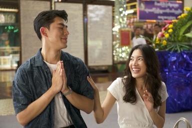 Ở bàn tiệc, tôi chết lặng khi bạn thân khác giới của người yêu nói một câu