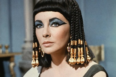 Con cháu đưa Elizabeth Taylor về nơi yên nghỉ