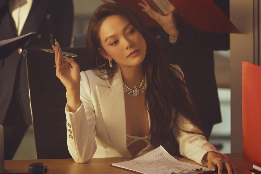 Minh Hằng quyến rũ, không ngại hở bạo sau nửa năm làm vợ người ta - 2 Minh Hằng quyến rũ, không ngại hở bạo sau nửa năm làm vợ người ta - 2