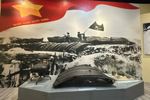 Bảo tàng Lịch sử trưng bày 150 hiện vật kỷ niệm chiến thắng Điện Biên Phủ