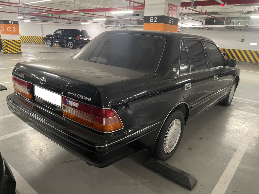 Toyota Crown 25 năm tuổi có giá đắt hơn Altis đời mới: Vang bóng một thời - 7 Toyota Crown 25 năm tuổi có giá đắt hơn Altis đời mới: Vang bóng một thời - 7
