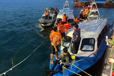 Làm gì khi tàu bắt đầu chìm: Kỹ năng sống còn ai cũng cần biết