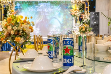 Heineken 0.0 song hành cùng hơn 60 bàn tiệc "không cồn", mang đến mùa cưới an toàn