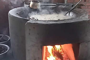 Dừng hoạt động lò nấu mỡ bò khiến người dân ngất xỉu