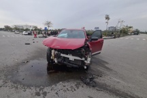 Hai nữ cán bộ điều khiển ô tô va chạm trên đường ở Quảng Bình