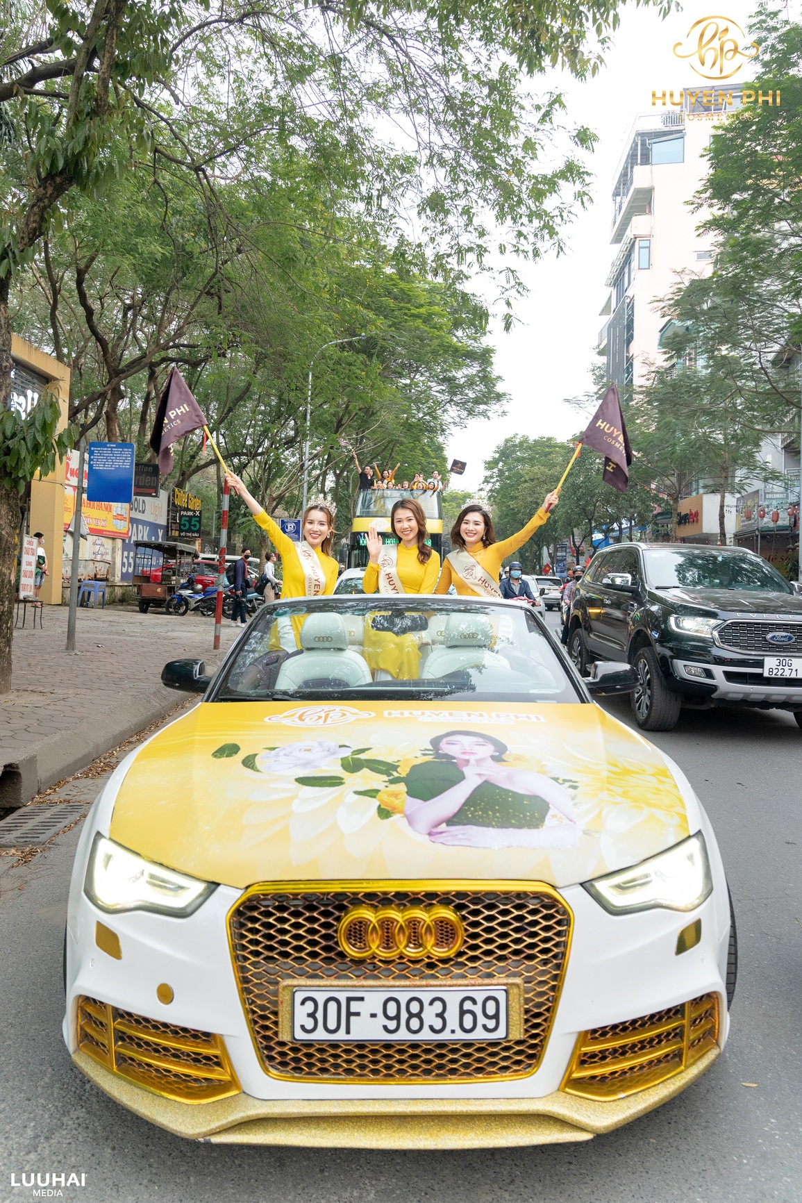 Roadshow Huyền Phi phủ sắc vàng Hà Nội - 5 Roadshow Huyền Phi phủ sắc vàng Hà Nội - 5