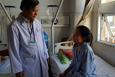 Sốt cao, đau quặn bụng vì hơn 200 viên sỏi trong túi mật và gan