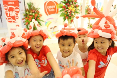 Thí sinh Đồ Rê Mí tự chọn trang phục biểu diễn tại Canifa