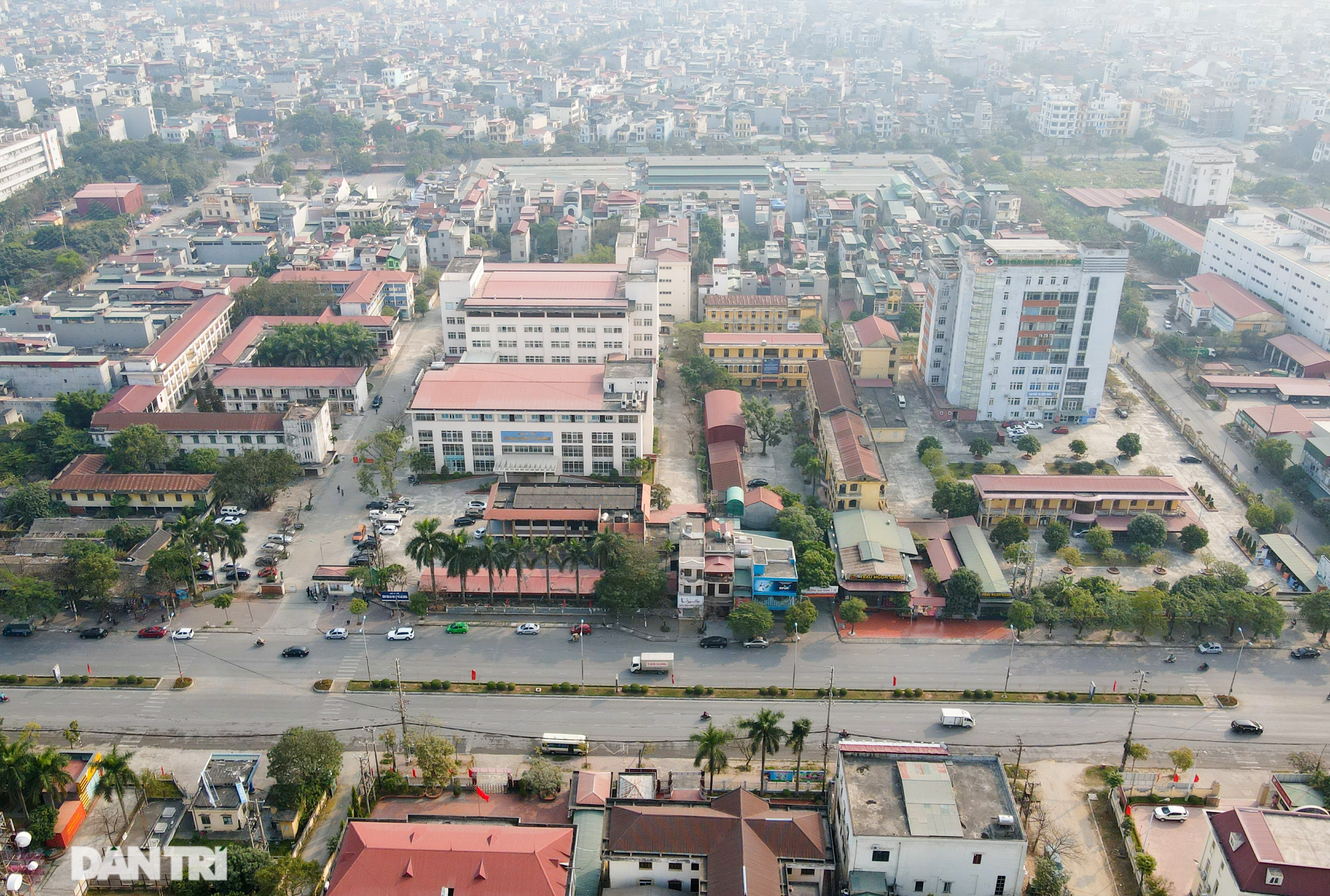 Cận cảnh bệnh viện dã chiến đầu tiên điều trị Covid-19 ở Hải Dương - 2 Cận cảnh bệnh viện dã chiến đầu tiên điều trị Covid-19 ở Hải Dương - 2