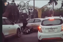 Người đàn ông đập kính ô tô sau va chạm giao thông là cán bộ hải quan