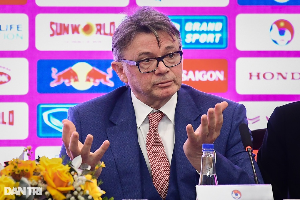 U23 Việt Nam tập vào giờ lạ dưới thời HLV Philippe Troussier - 1 U23 Việt Nam tập vào giờ lạ dưới thời HLV Philippe Troussier - 1