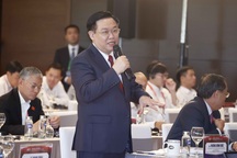 Người lao động đi đâu?