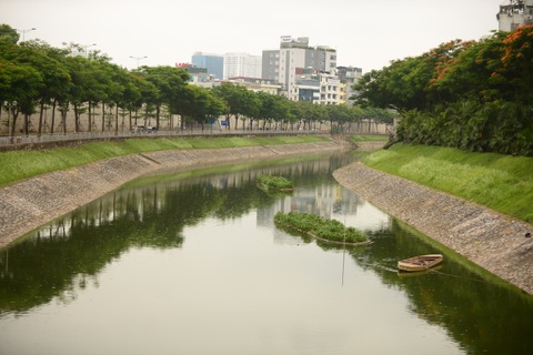 Nước Hồ Tây... cuốn trôi kết quả thí nghiệm công nghệ Nhật ở sông Tô Lịch