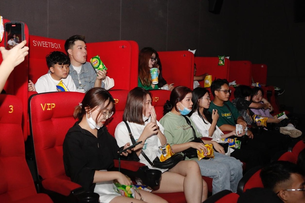 Rạp phim trong mơ của hội mê snack nhờ phụ đề giòn rụm - 3 Rạp phim trong mơ của hội mê snack nhờ phụ đề giòn rụm - 3
