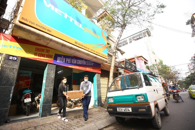 Cuộc họp đột xuất 2 tiếng đồng hồ và chuyến xe đặc biệt chở hàng về tâm dịch Sơn Lôi - Ảnh 2. Cuộc họp đột xuất 2 tiếng đồng hồ và chuyến xe đặc biệt chở hàng về tâm dịch Sơn Lôi - Ảnh 2.