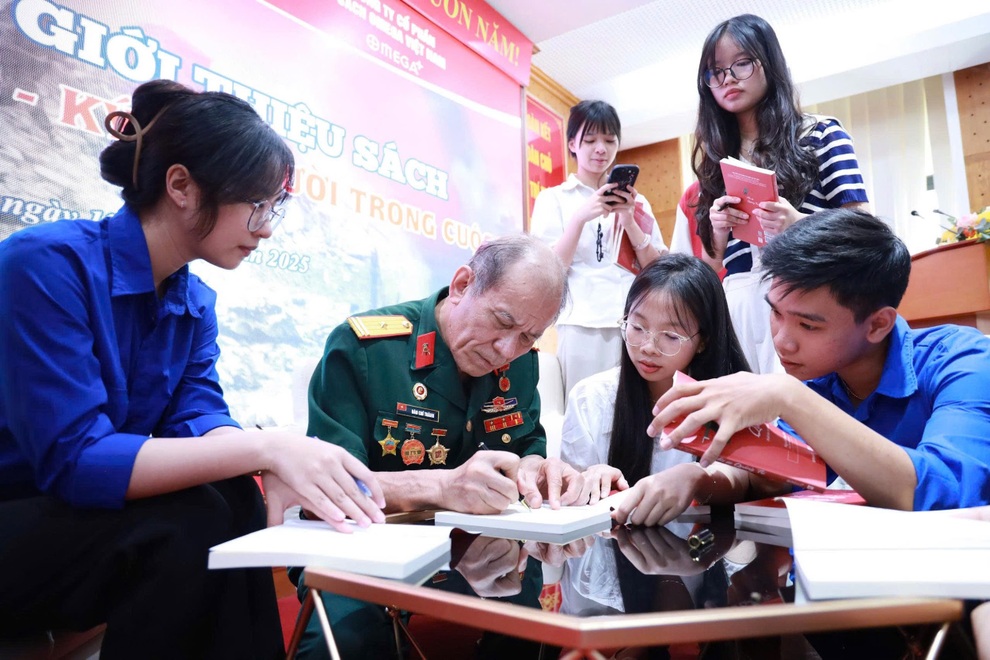 Ký ức Thành cổ Quảng Trị 81 ngày đêm khói lửa của người trong cuộc - 3 Ký ức Thành cổ Quảng Trị 81 ngày đêm khói lửa của người trong cuộc - 3