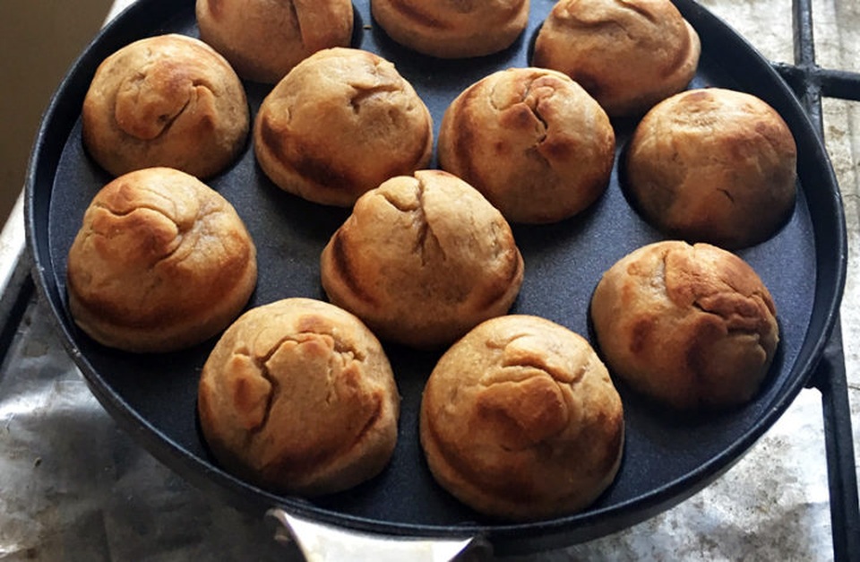 Gánh hàng rong lo bánh mất ngon vì không được nướng bằng phân bò - 4