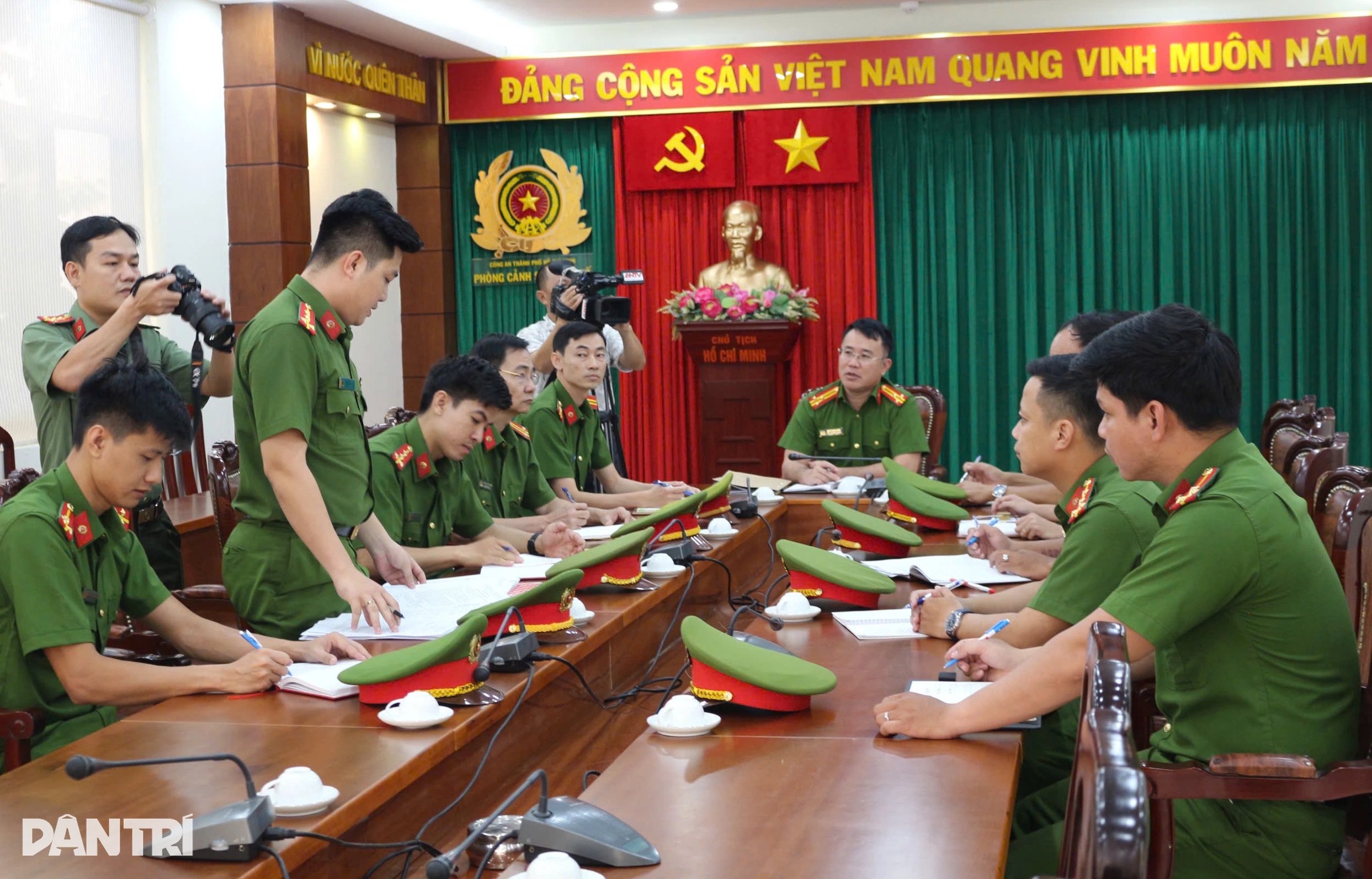 Phòng Cảnh sát kinh tế TPHCM quyết liệt tuyên chiến hàng giả - 1 Phòng Cảnh sát kinh tế TPHCM quyết liệt tuyên chiến hàng giả - 1