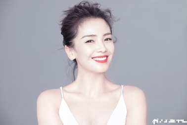 Xôn xao tin đồn mỹ nhân gánh nợ nghìn tỷ đồng cho chồng bị phụ bạc