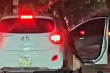 Vụ người phụ nữ rơi khỏi ô tô đang chạy: Tài xế sẽ bị phạt 4-6 triệu đồng