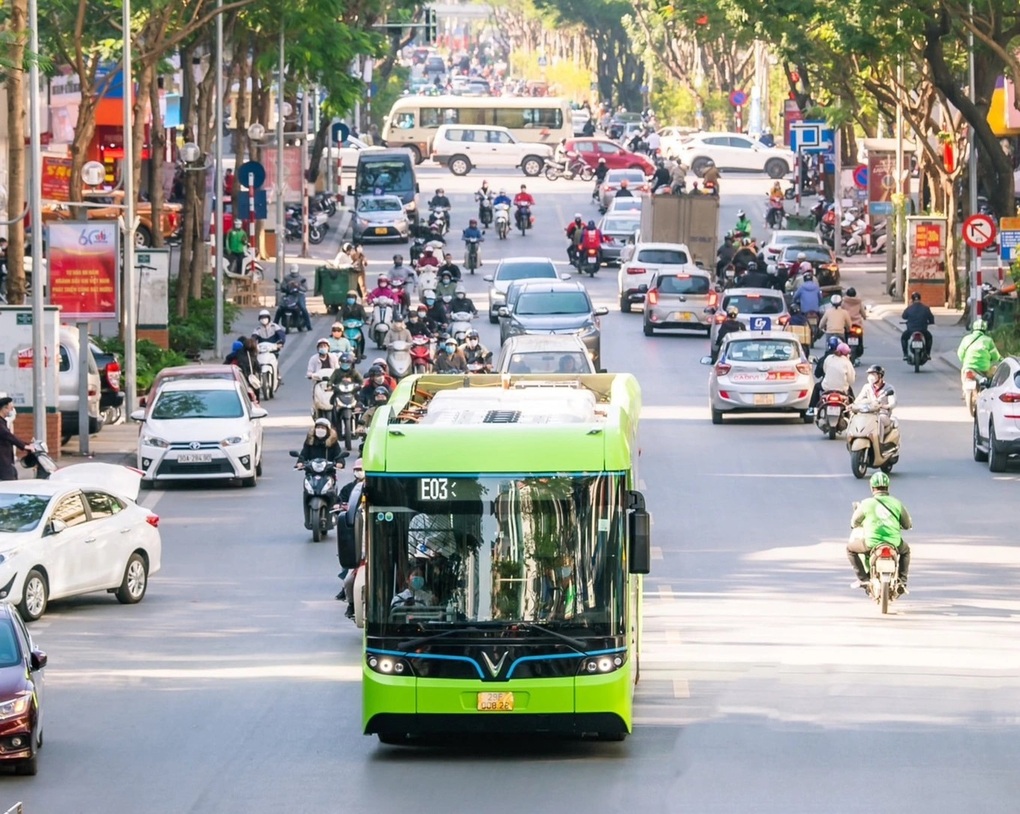 Hà Nội đặt mục tiêu sử dụng 100% xe buýt điện - 1 Hà Nội đặt mục tiêu sử dụng 100% xe buýt điện - 1