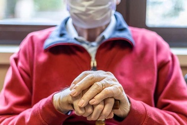 Cụ ông sinh ra trong đại dịch cúm Tây Ban Nha “đánh bại” virus corona