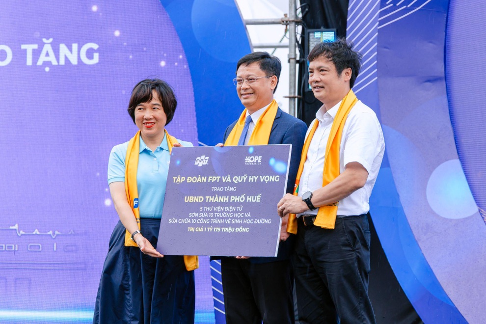 후에 FPT 교육 단지, 첫 학생 2명 입학 Tổ hợp giáo dục FPT tại Huế đón những học sinh đầu tiên - 2