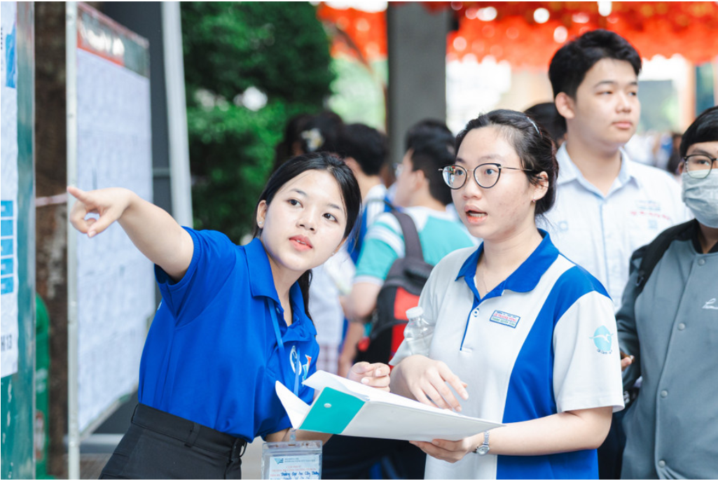 Kỳ thi đánh giá năng lực “trăm tỷ”: Cần làm rõ phổ điểm vênh bất thường - 11 Kỳ thi đánh giá năng lực “trăm tỷ”: Cần làm rõ phổ điểm vênh bất thường - 11