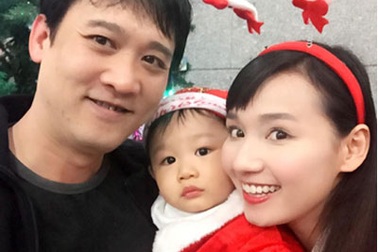 Gia đình Lã Thanh Huyền háo hức chọn đệm cho mùa đông