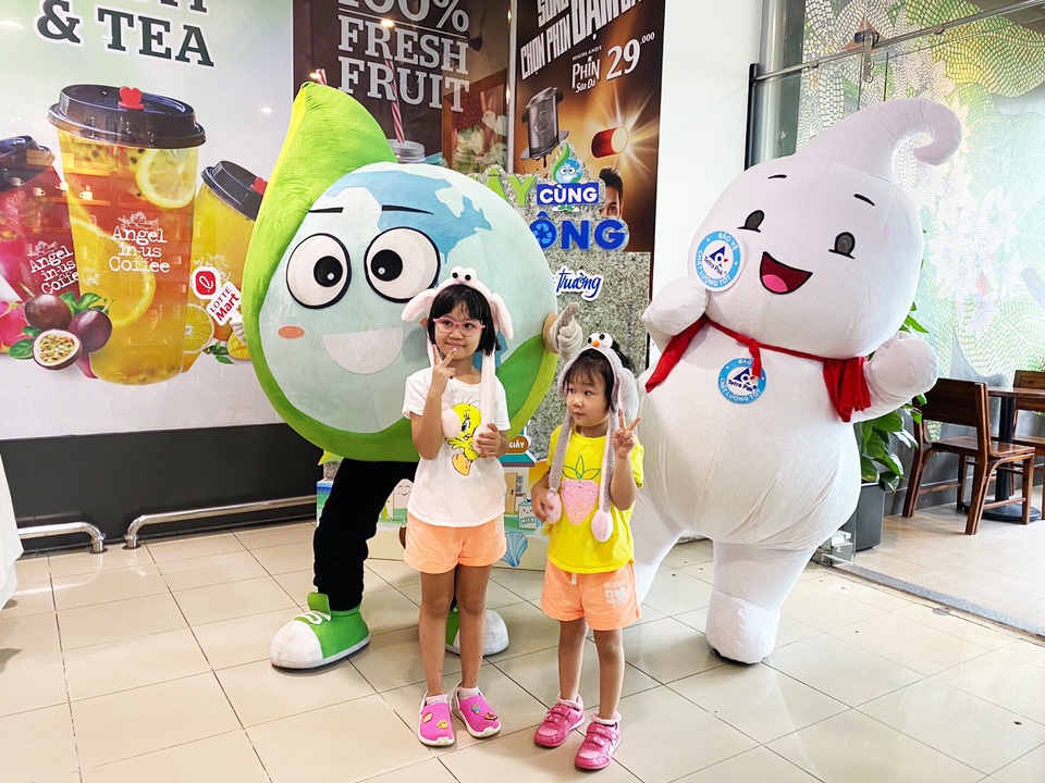 Nhiều giải thưởng hấp dẫn tại Ngày hội Sáng tạo và Tái chế của LOTTE Mart - 2 Nhiều giải thưởng hấp dẫn tại Ngày hội Sáng tạo và Tái chế của LOTTE Mart - 2