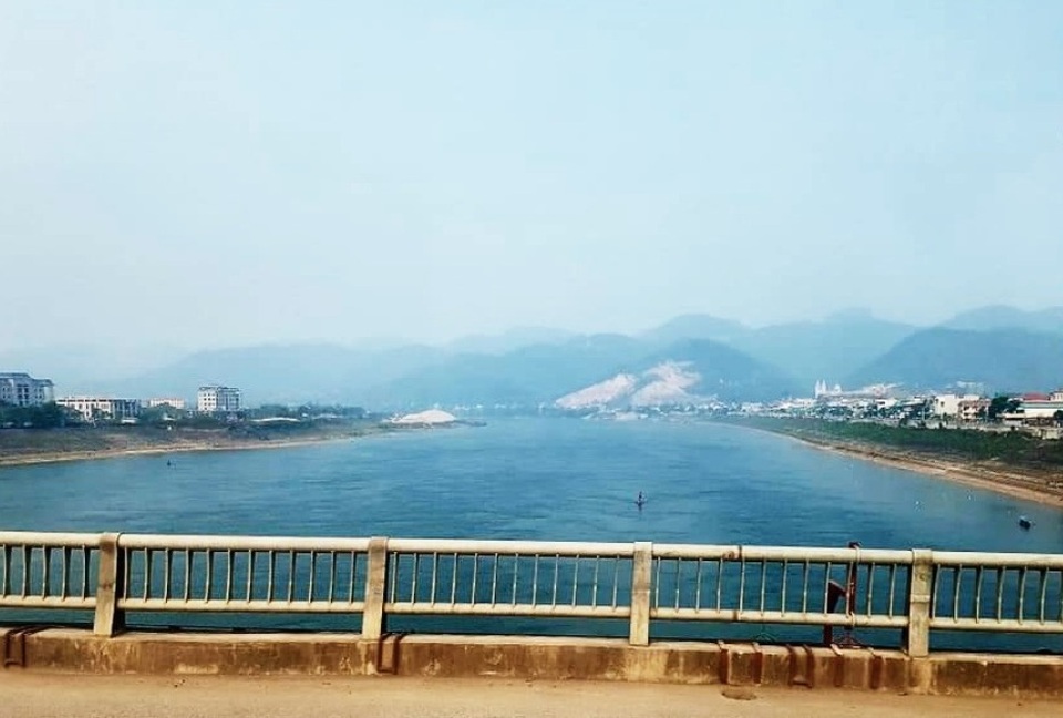 Chuyện kình ngư cứu người từ miệng hà bá sông Đà - 2 Chuyện kình ngư cứu người từ miệng hà bá sông Đà - 2