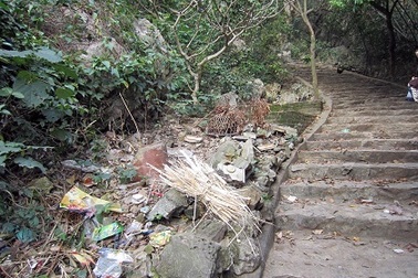 Huyện Quốc Oai giải trình tình trạng lộn xộn ở di tích chùa Thầy