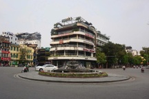 Hà Nội nói gì việc phá bỏ tòa nhà "Hàm cá mập", xây công viên cạnh hồ Gươm?