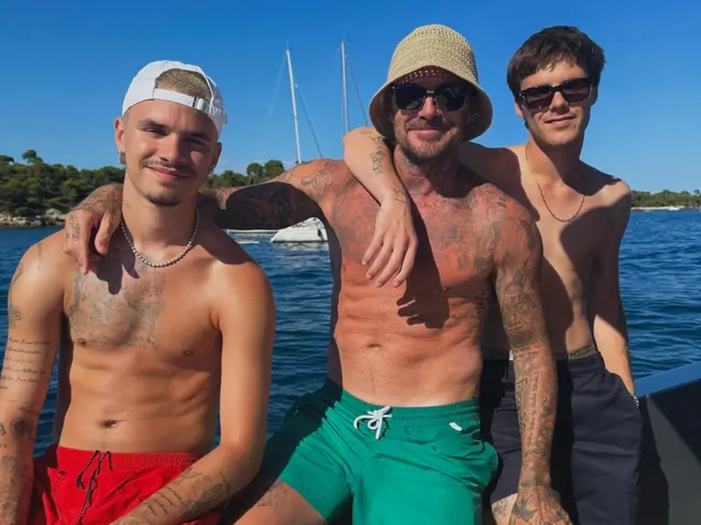 Tình cảnh chia cắt của gia đình Beckham khi con trai cả vẫn dỗi cha mẹ ruột - 4 Tình cảnh chia cắt của gia đình Beckham khi con trai cả vẫn dỗi cha mẹ ruột - 4