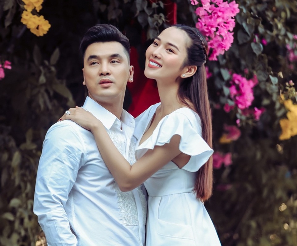 Vợ chồng Ưng Hoàng Phúc chia sẻ cách “giữ lửa” của tình yêu - 3 Vợ chồng Ưng Hoàng Phúc chia sẻ cách “giữ lửa” của tình yêu - 3
