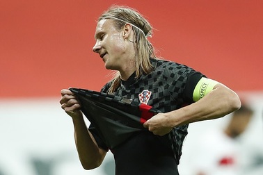 Đang thi đấu, ngôi sao Croatia phải đi cách ly vì nhiễm Covid-19