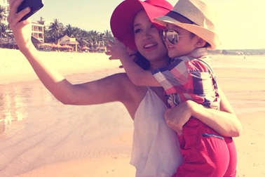 Khoảnh khắc hạnh phúc của Vân Hugo và con trai trong “Single Mom”