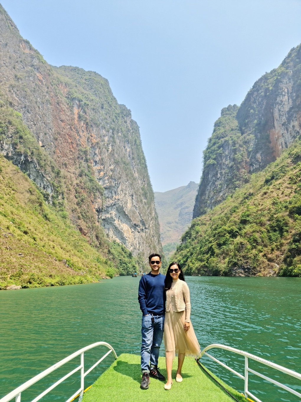 Vợ chồng 9X Việt bán vàng cưới, gom tiền hưởng trăng mật đủ 63 tỉnh thành - 5