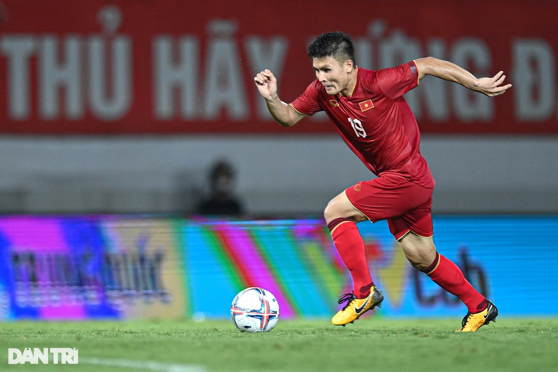 Màn trình diễn của Quang Hải trong ngày HLV Troussier ra mắt - 4