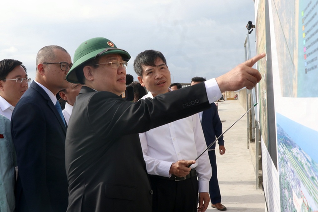 Chủ tịch Quốc hội muốn Phú Yên bứt phá thành trung tâm du lịch - 2