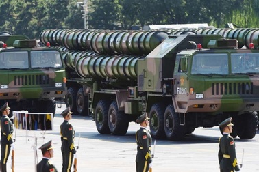 Trung Quốc khoe tên lửa mới đối phó hệ thống phòng thủ THAAD tại Hàn Quốc
